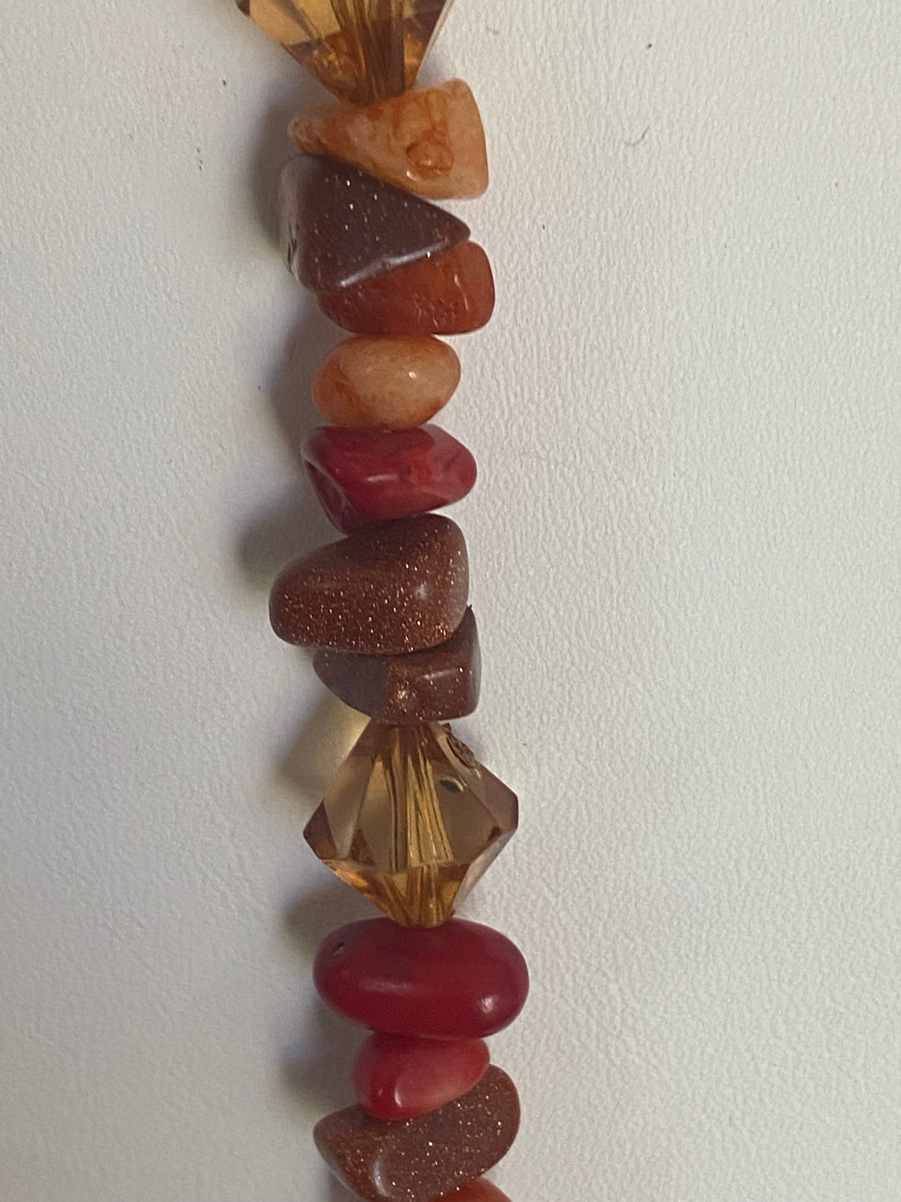 Leaf Peepin gemstone necklace