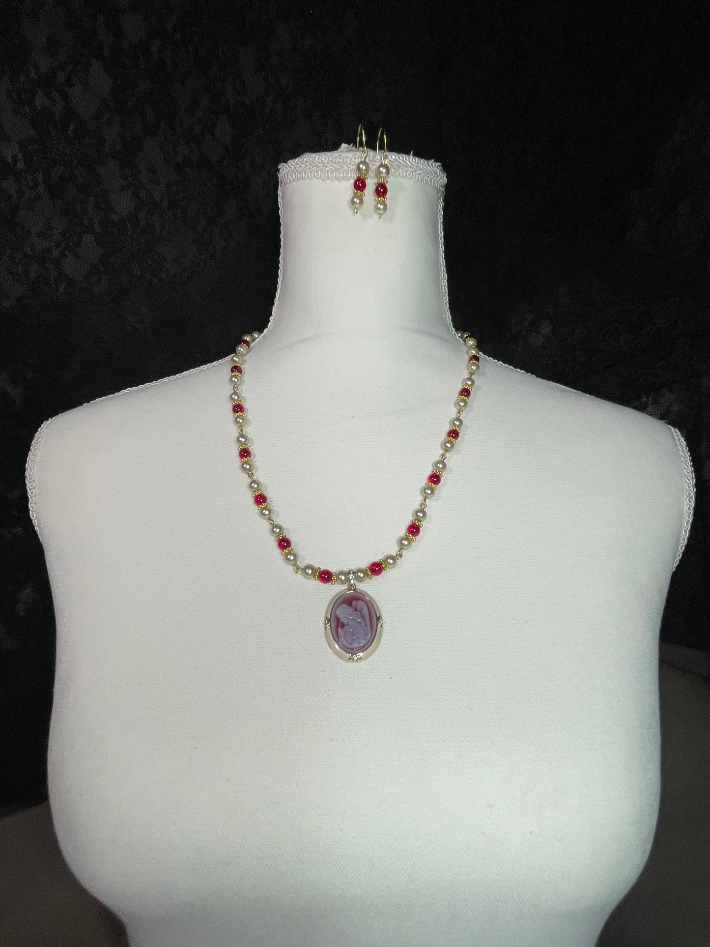 Victorian Angel in garnet glass (earrings included)