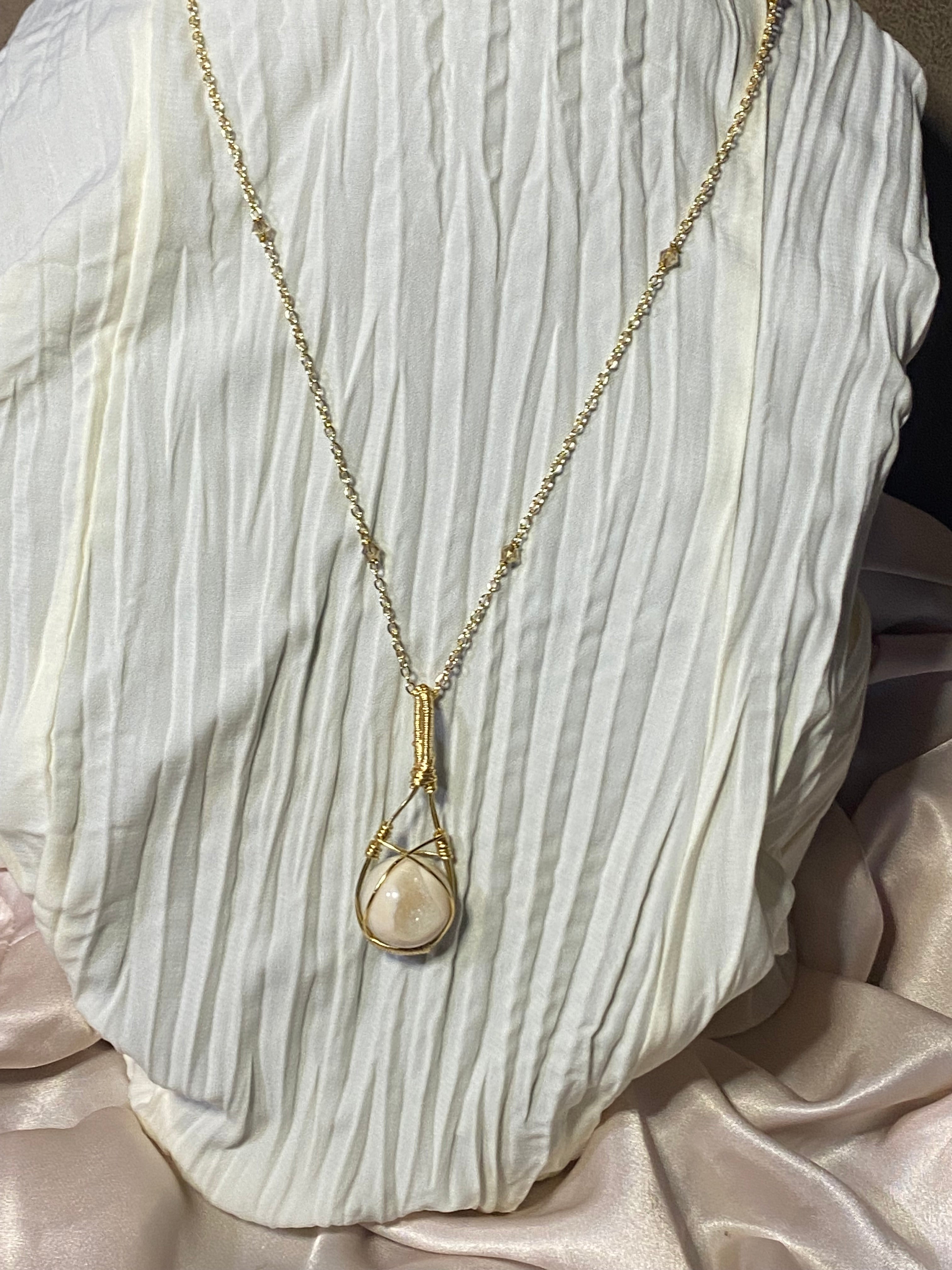 Wire wrapped creme geode sphere