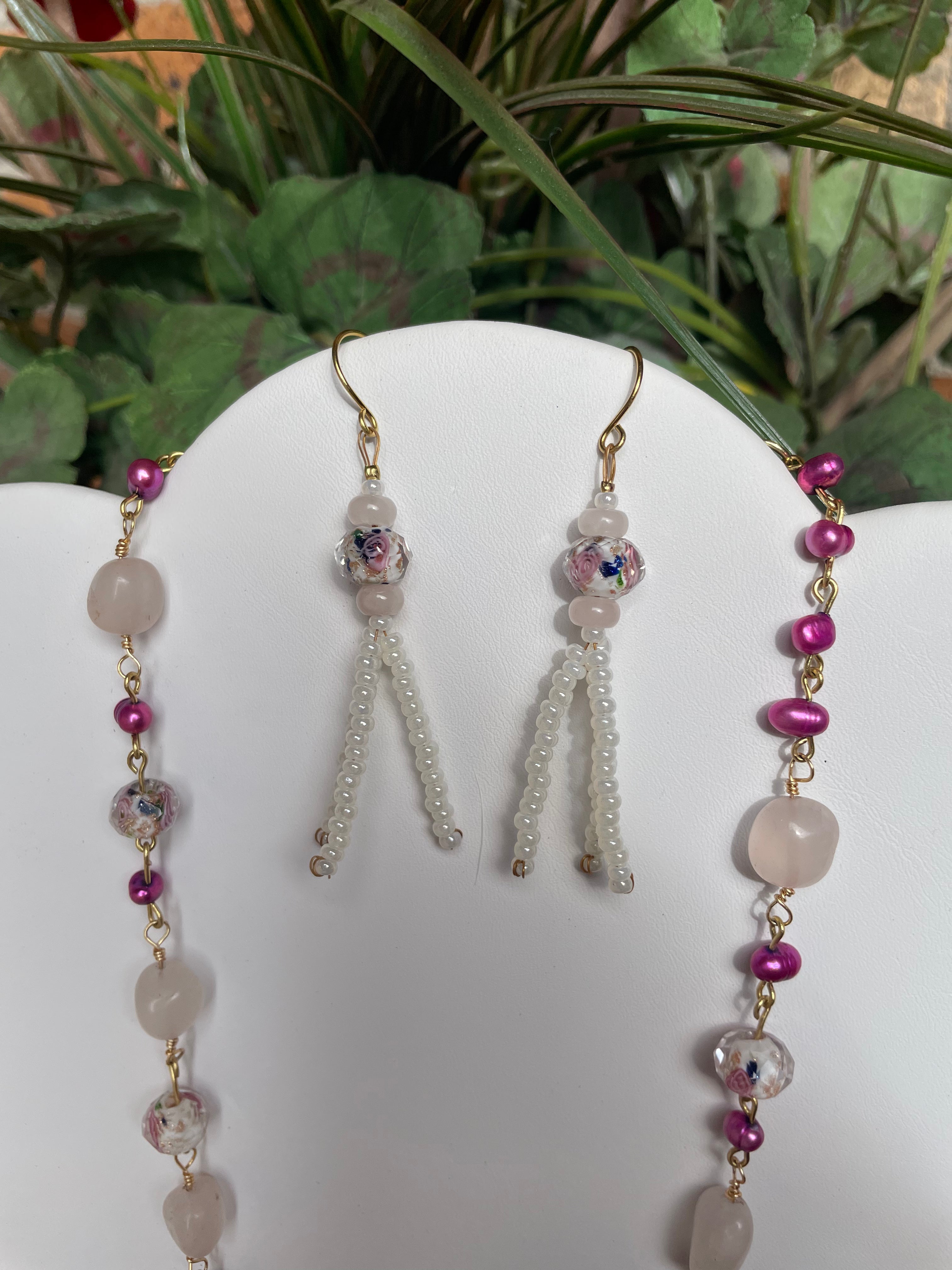 Earrings: Blushing in pink