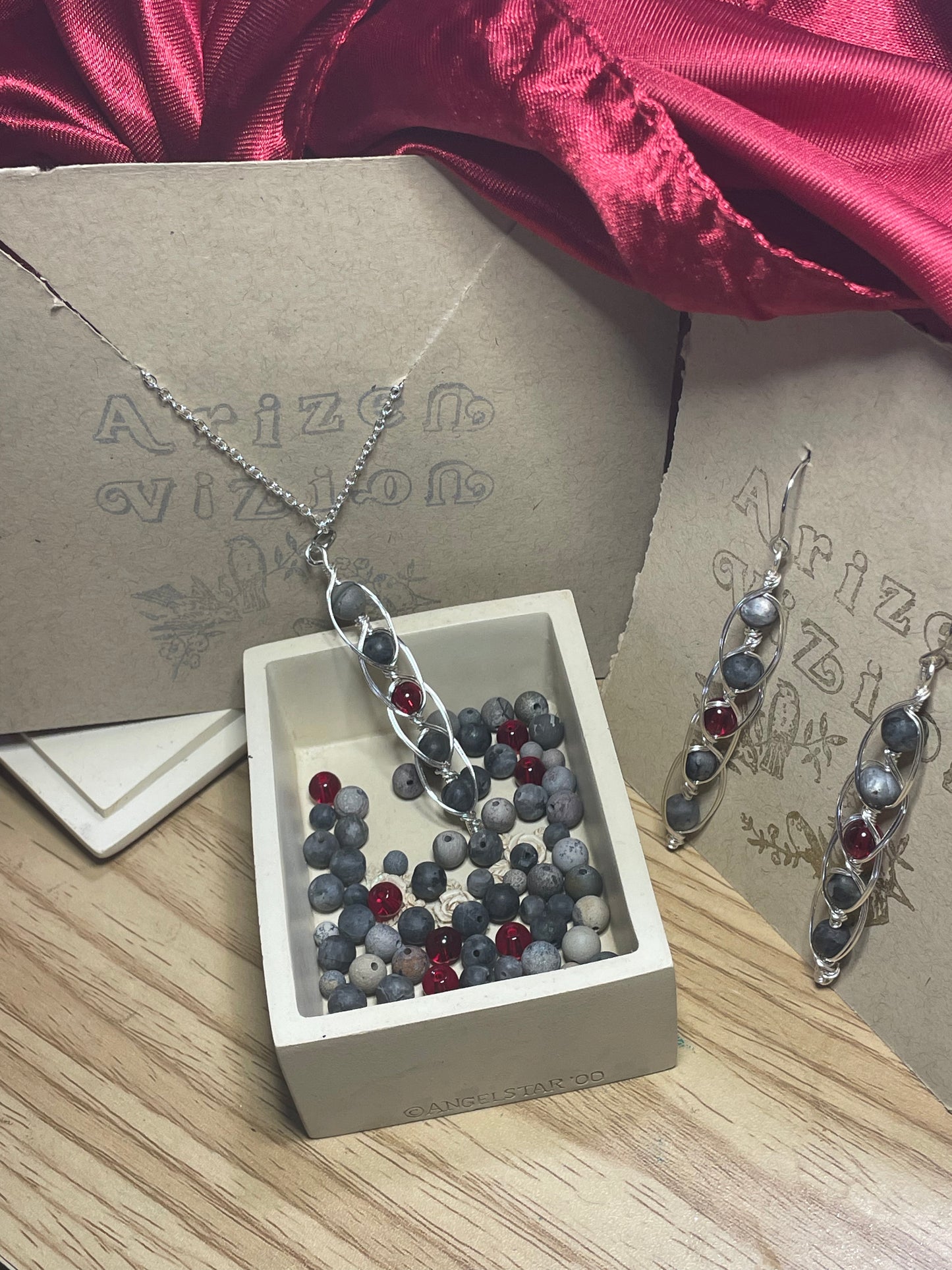 Blingin fidget jewelry: laborite and glass garnet