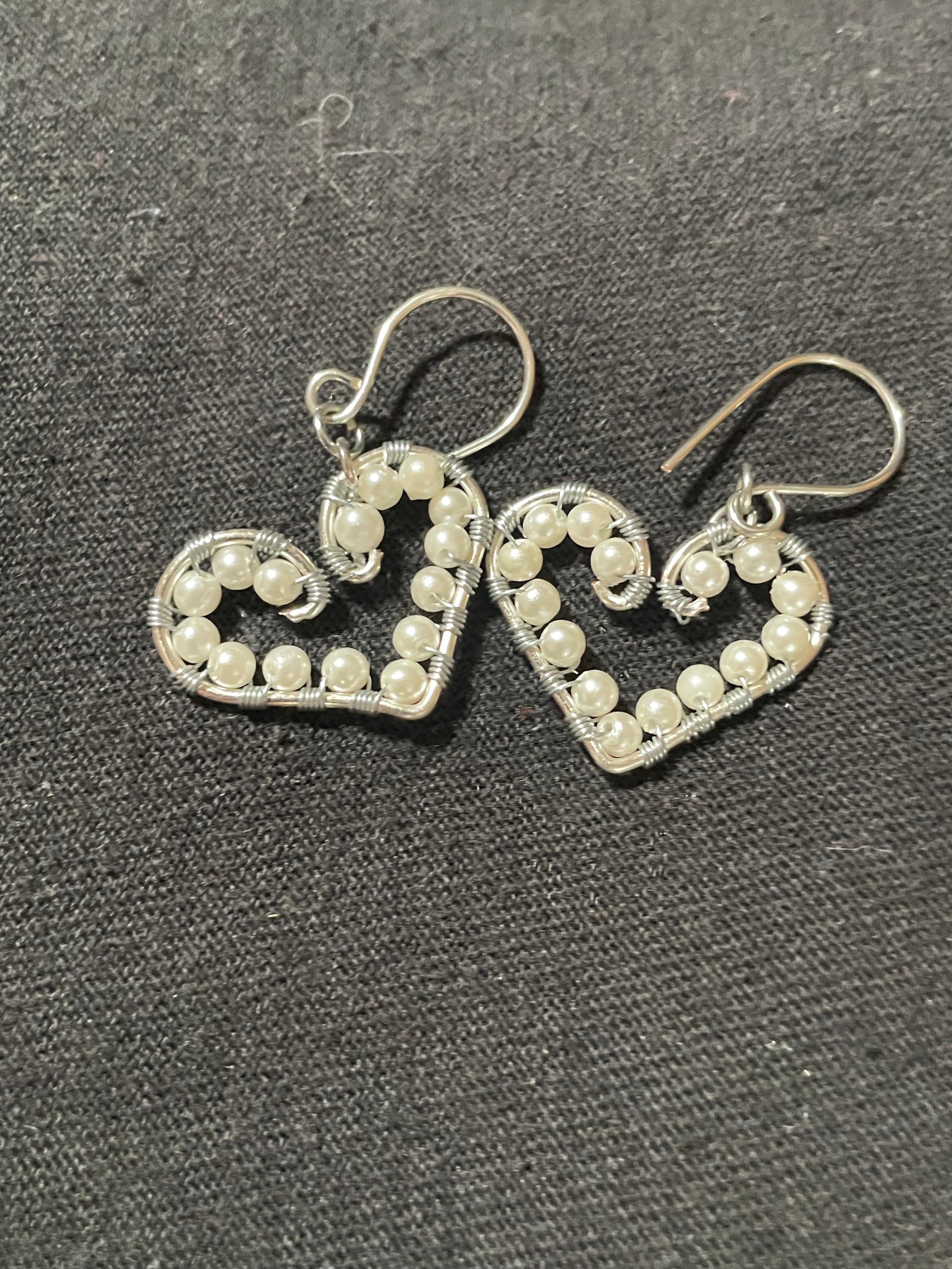 Floating Hearts (Silver)